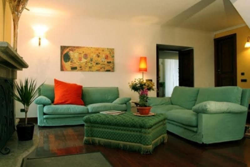Bed Boutique Colors Guest house Naples