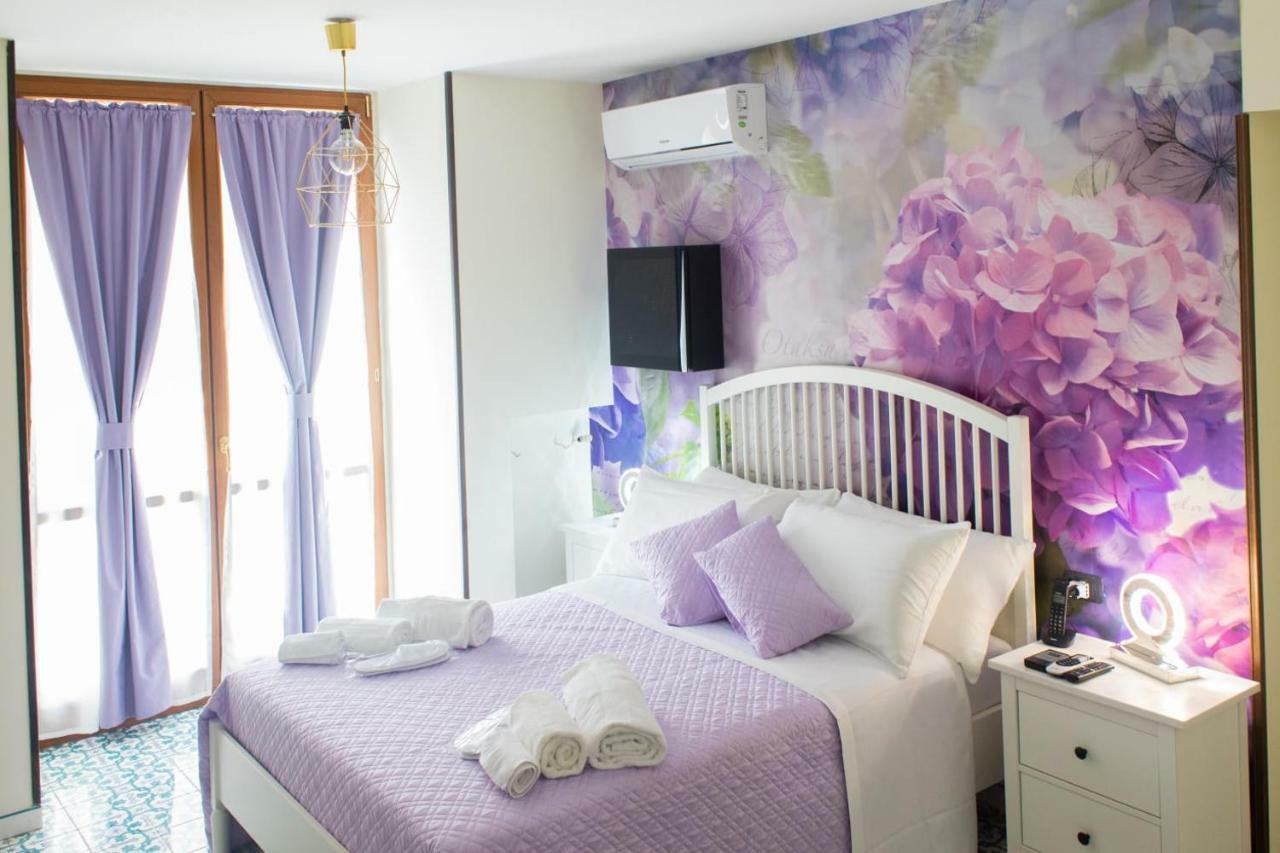 Bed Boutique Colors Guest house 4*