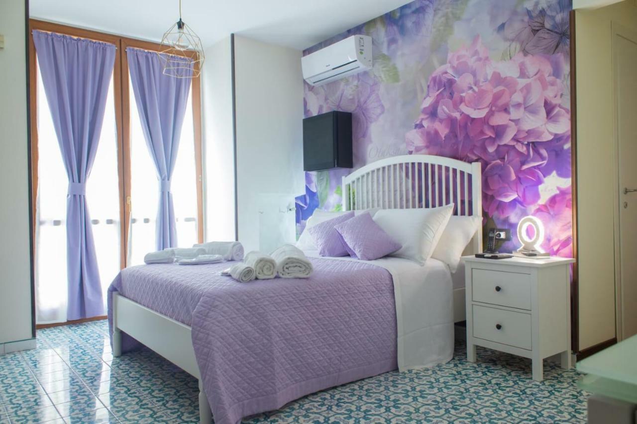 Bed Boutique Colors Guest house 4*