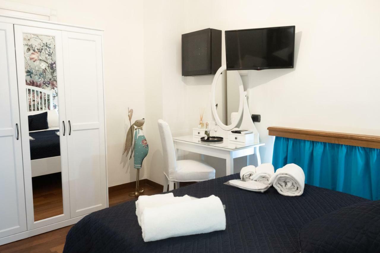 Bed Boutique Colors Guest house