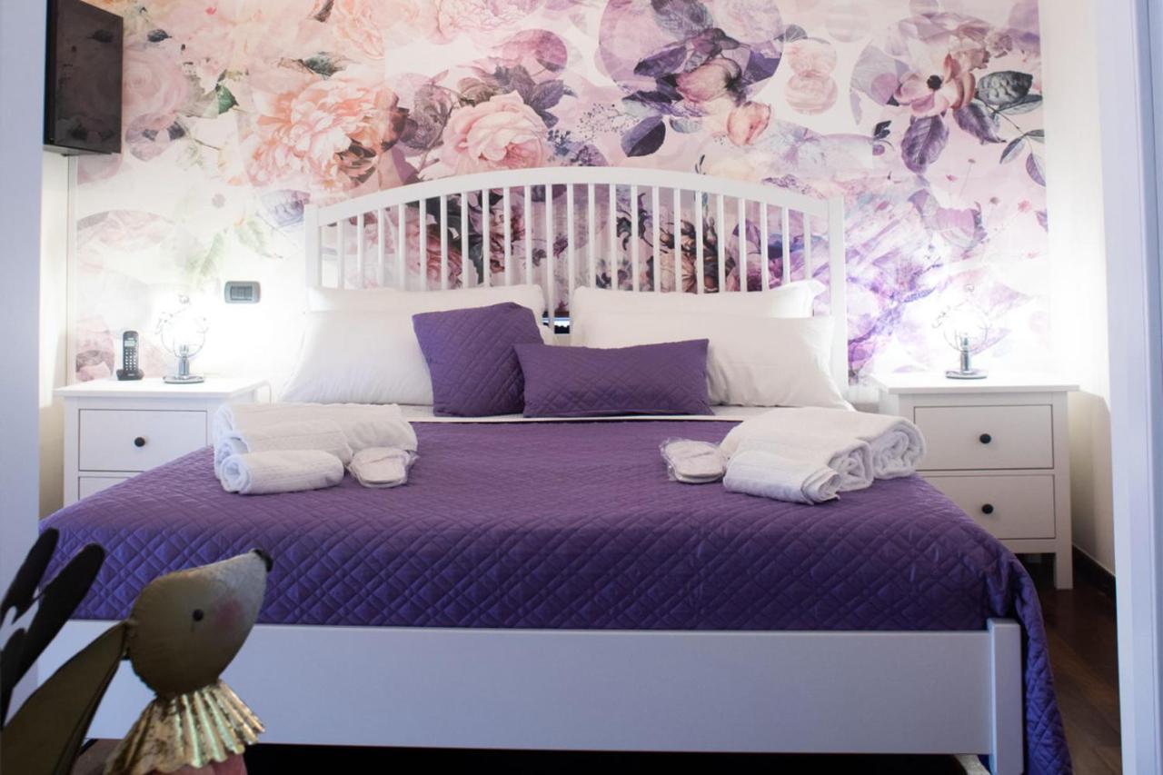 Bed Boutique Colors Guest house Naples